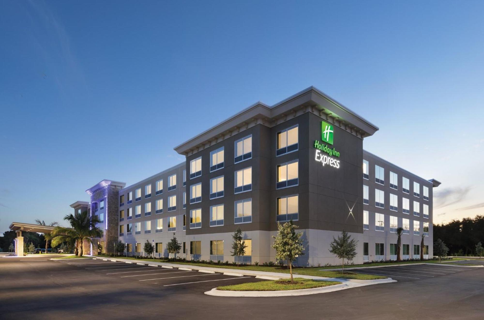 Holiday Inn Express Cape Canaveral By Ihg Dış mekan fotoğraf